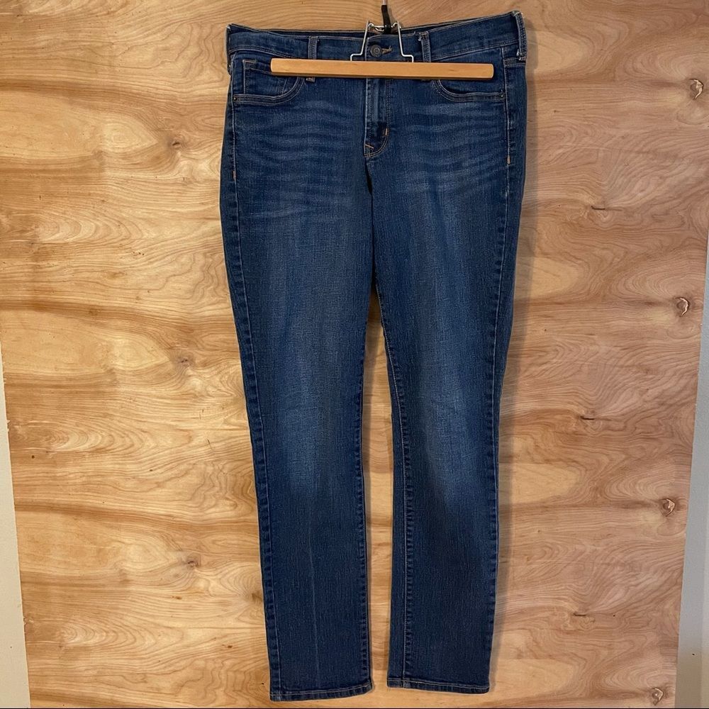 old navy womens sz 6 x 31”L original straight jean